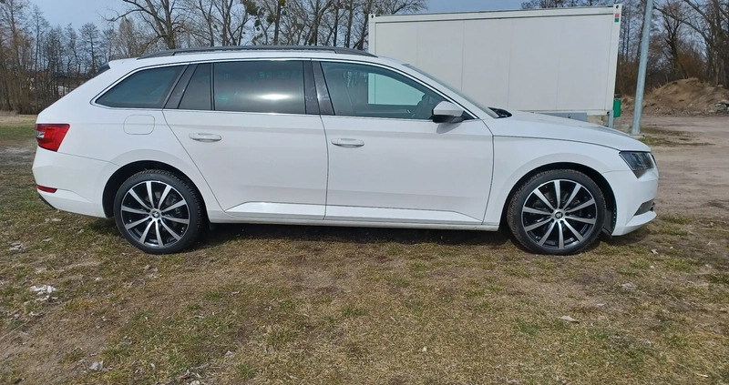Skoda Superb cena 65500 przebieg: 205200, rok produkcji 2016 z Słupca małe 79